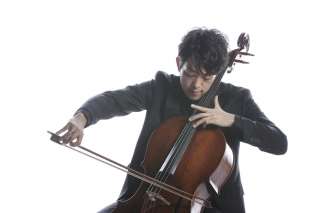 横坂源　チェロ　チェリスト